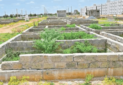 Jagananna's buildings are like mountains in the air.. ! • In option 3, the government failed to build houses for the poor • Now 45 thousand more houses will be built in the capital region • Any response to the rakreet in fra which the board has turned..? • Only 9631 houses completed in four and a half years